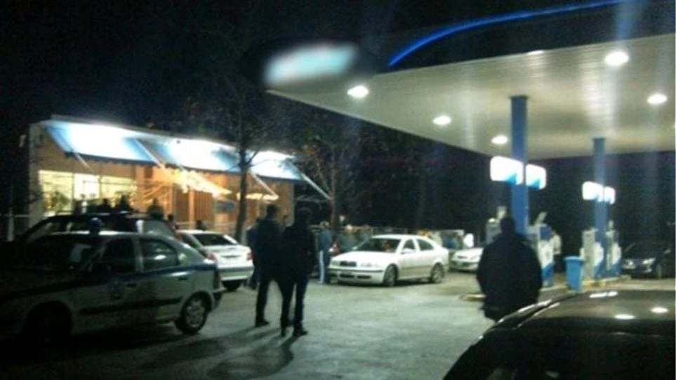 Μελαψοί λήστεψαν βενζινάδικο στο Σχηματάρι  με λοστούς και ρόπαλα